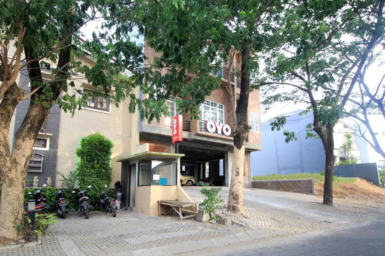 Oyo 204 Blessing Residence สุราบายา ภายนอก รูปภาพ