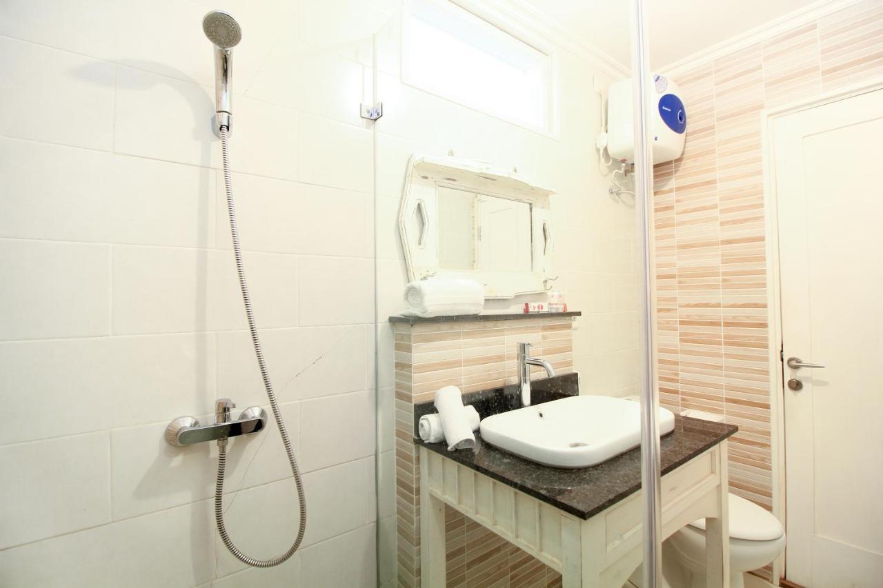 Oyo 204 Blessing Residence สุราบายา ภายนอก รูปภาพ