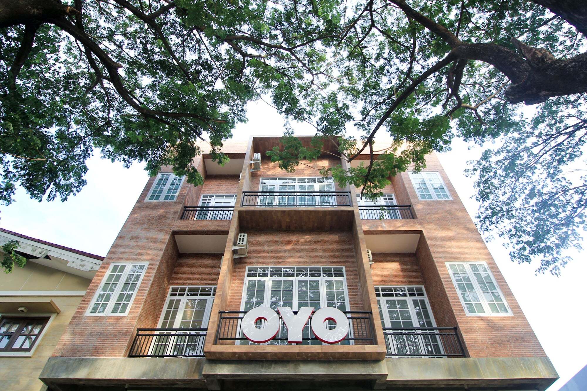 Oyo 204 Blessing Residence สุราบายา ภายนอก รูปภาพ